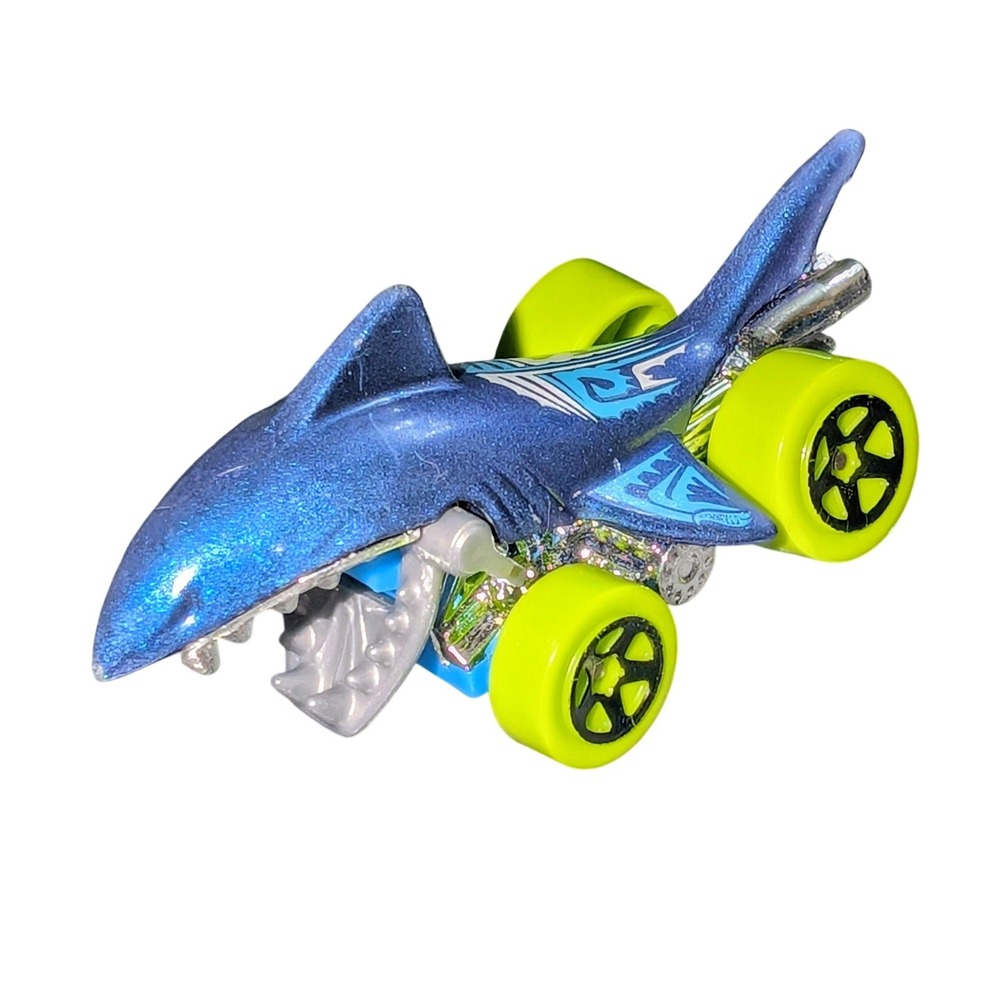 Hot Wheels Shark Bite 2016 Street Beasts Blue Metallic Diecast Car DHP30